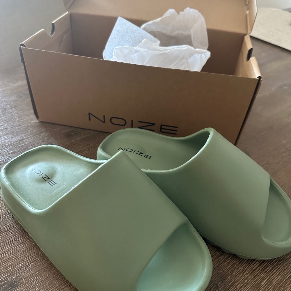 Noize sandal